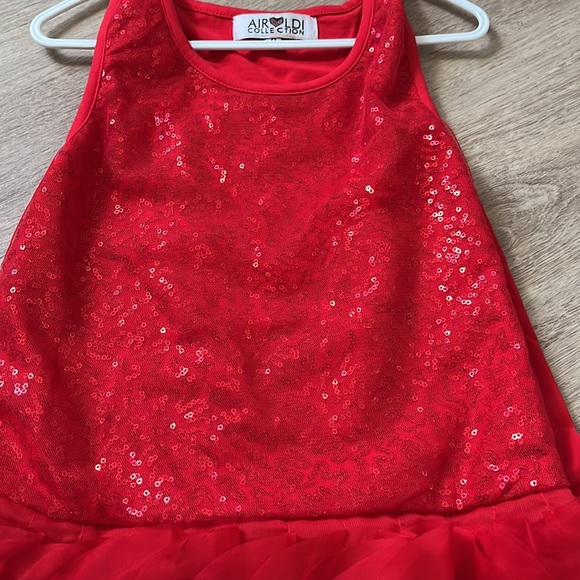 Red dress - Picture 4 of 5